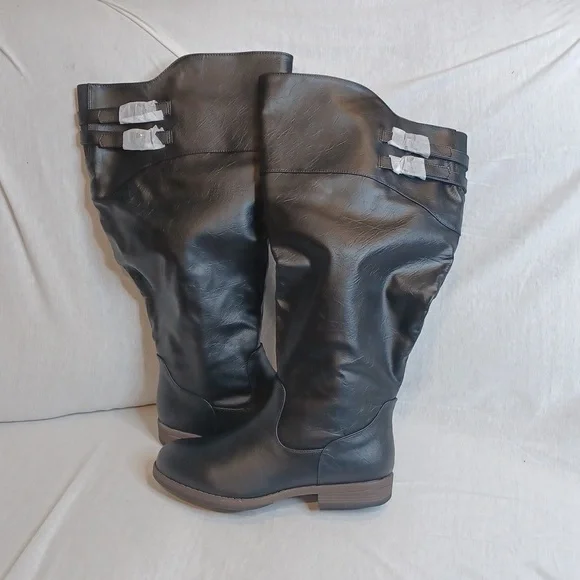 Journee Collection Tori Black Boot. Size 9.5-XWC - Picture 5 of 5